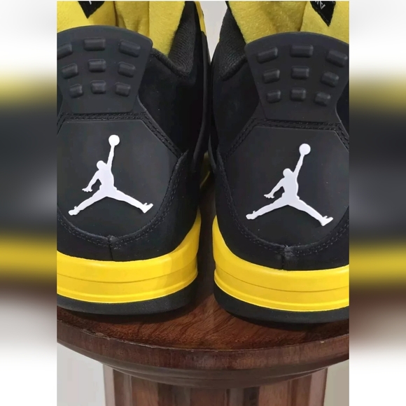 Nike Air Jordan 4 Retro Thunder DH6927-017 Men US 10/ Women size 11.5 New In Box - Picture 10 of 16